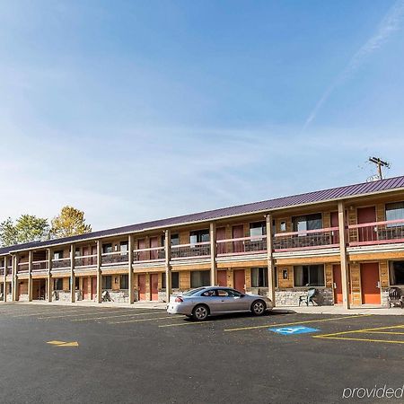Econo Lodge Inn & Suites Kalispell - Glacier National Park Gateway Buitenkant foto