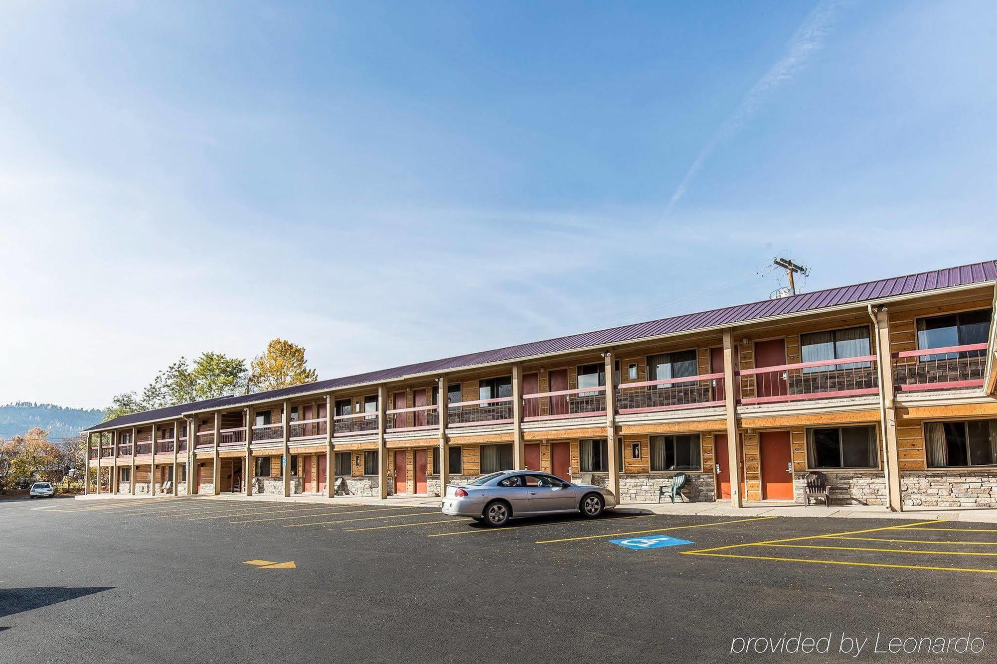 Econo Lodge Inn & Suites Kalispell - Glacier National Park Gateway Buitenkant foto