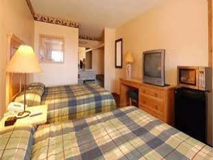 Econo Lodge Inn & Suites Kalispell - Glacier National Park Gateway Buitenkant foto